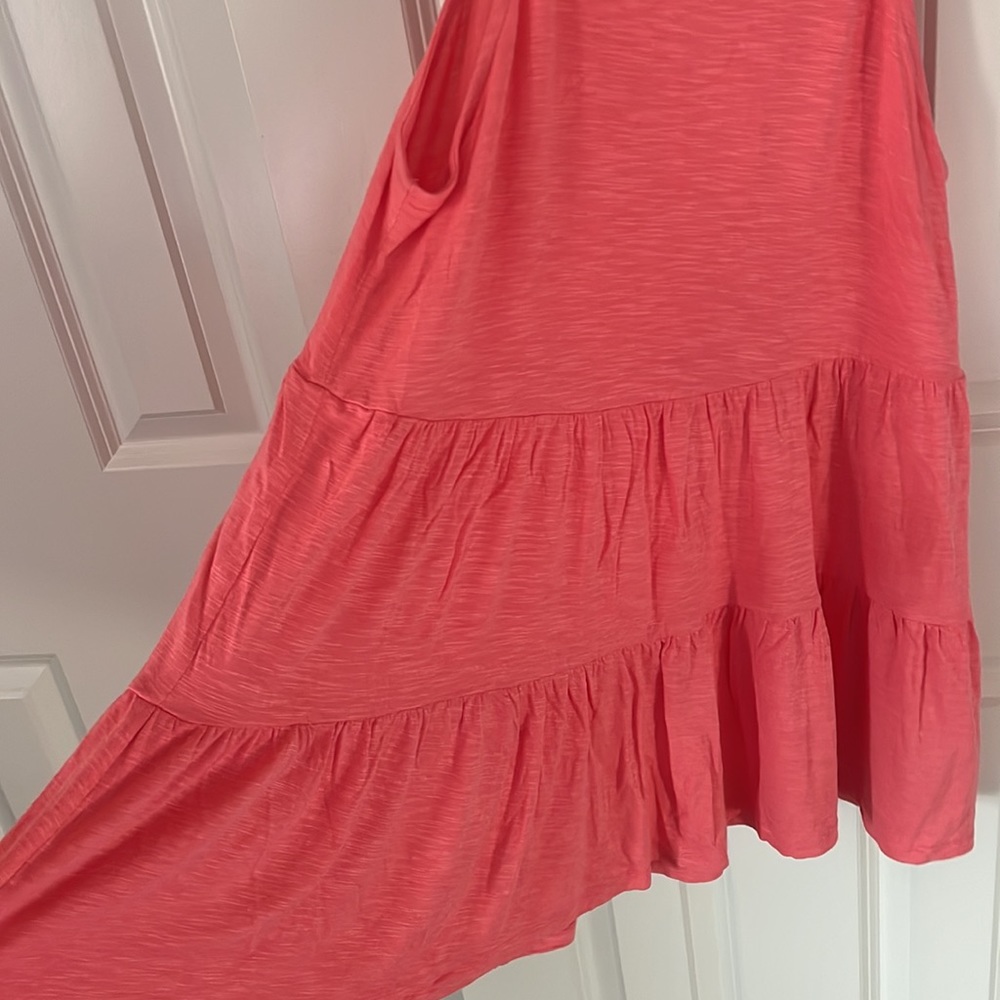 Torrid tank - Picture 3 of 3